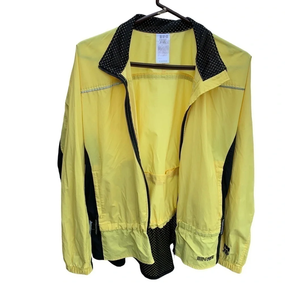 Vintage Windbreaker Jacket Sport In Yellow Black